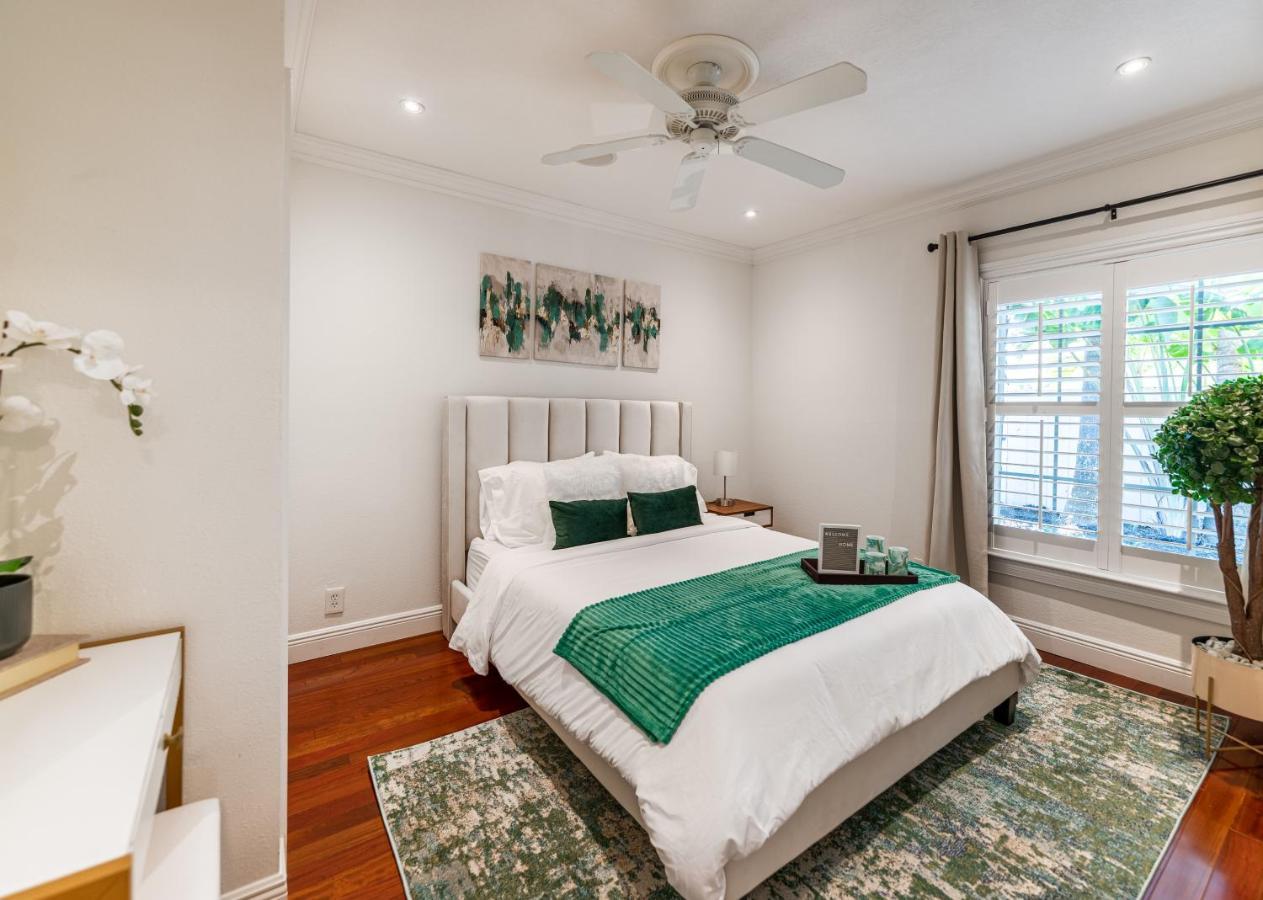 The Garden View 2-Bedroom Home Heated Pool 포트 로더데일 외부 사진